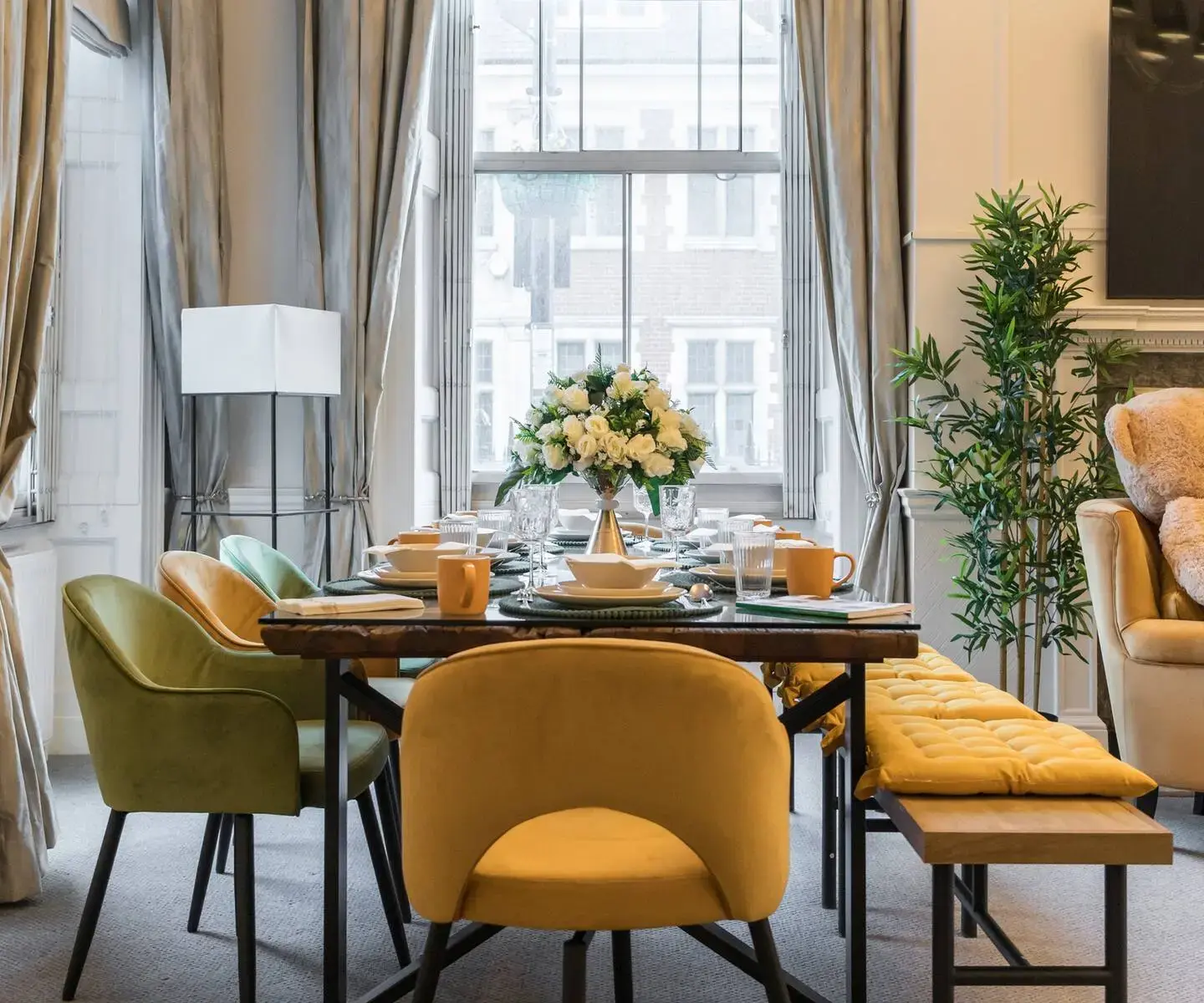 Chic Urban Haven in Mayfair
